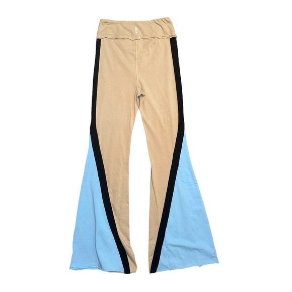 Free People Movement Hot Shot Kick Flare Pants Colorblock Sz Medium- NWT - Picture 4 of 5